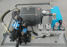 液壓系統(tǒng)泵站是絕大多數(shù)機(jī)械設(shè)備的重要組成部分，如果不定期進(jìn)行維護(hù)或保養(yǎng)，將會(huì)很大的縮減其使用壽命及使用效率，這會(huì)嚴(yán)重影響到整體設(shè)備運(yùn)作的平穩(wěn)性，因此需要正確的進(jìn)行日常維護(hù)與保養(yǎng)。要想做好“液壓系統(tǒng)泵站的維護(hù)與保養(yǎng)”，以下這七點(diǎn)你要牢記哦。詳情跟著朝日液壓小編一起看看吧！